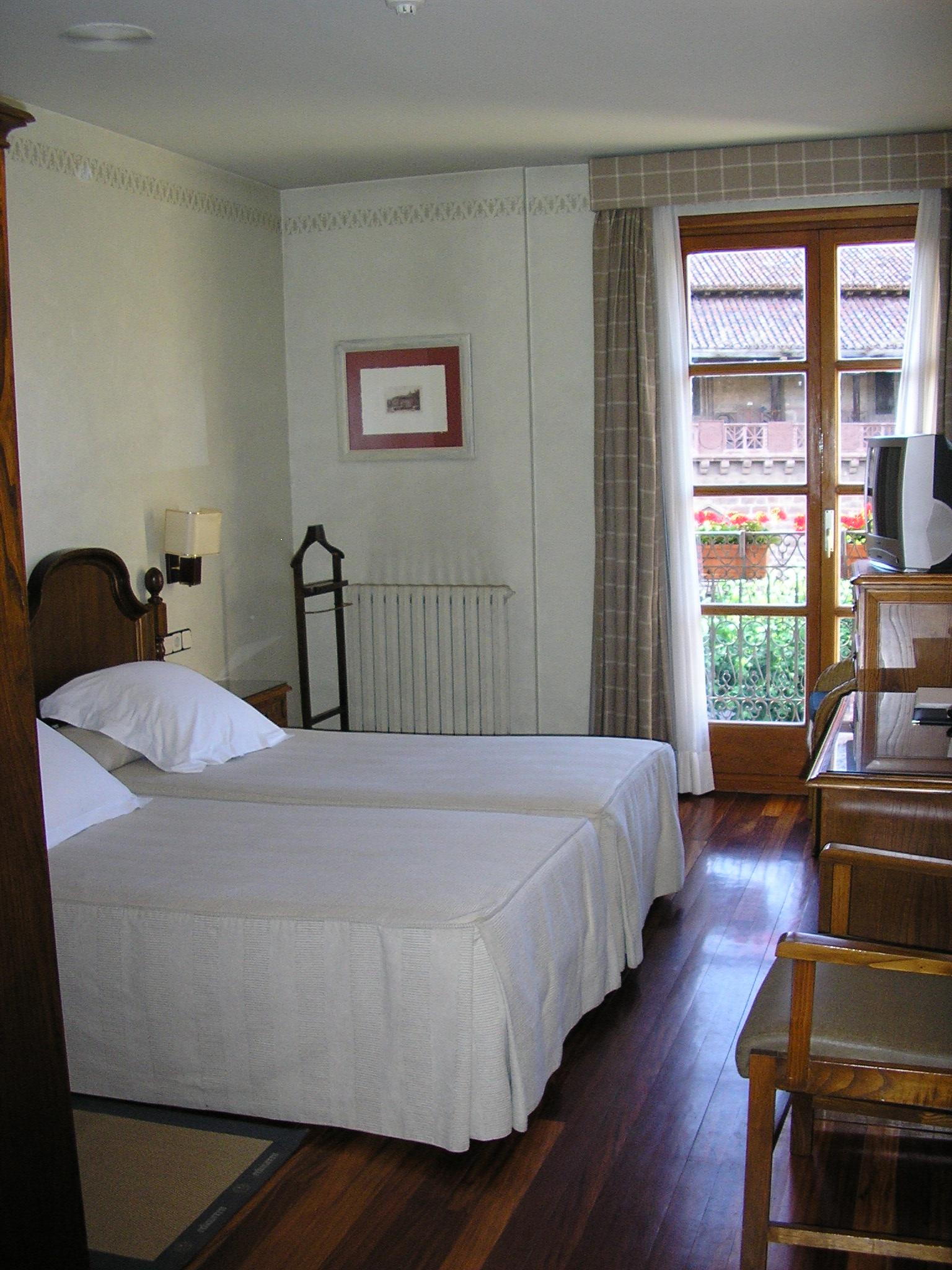 Hotel Echaurren Relais & Chateaux Ezcaray Bilik gambar